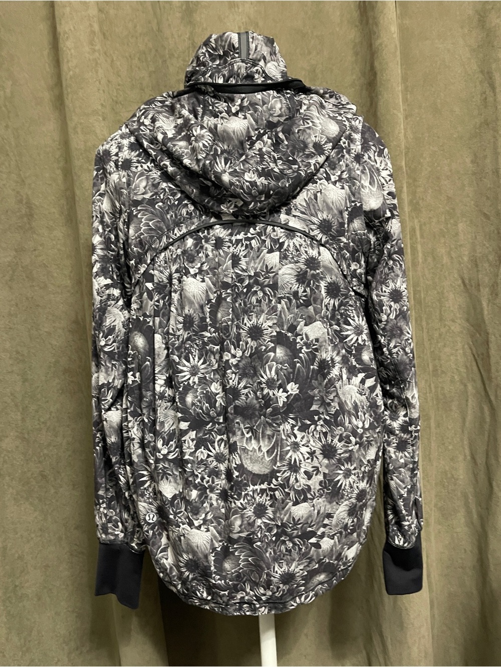 Lululemon Jacket - Picture 4 of 8